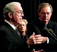 Gov. Paul Patton (left)